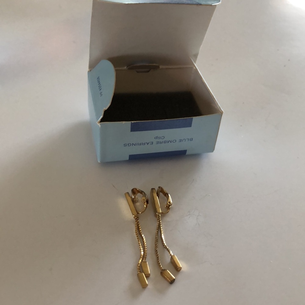 Avon clip on earrings